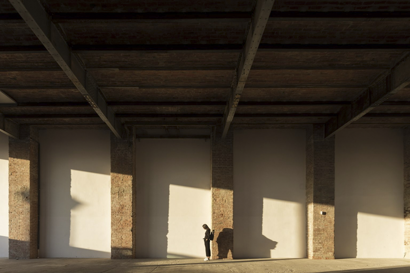 Unique warehouse locations in Portugal showcased through captivating photography and meticulous location scouting.